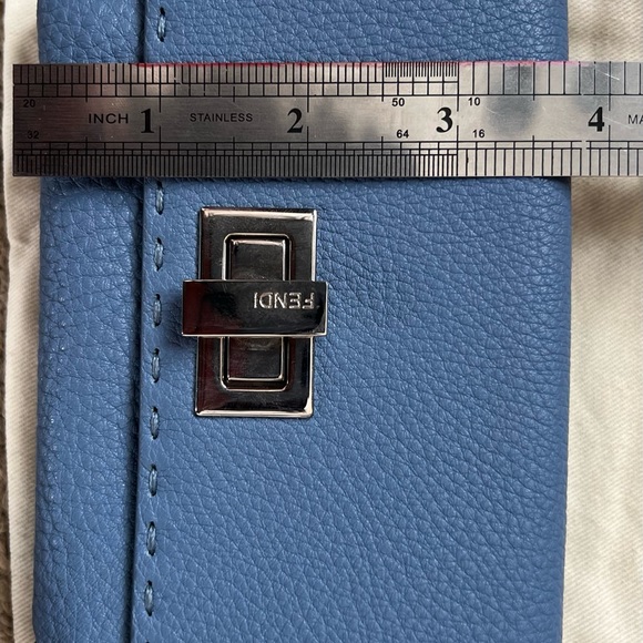 Fendi Selleria Peekaboo Medium wallet with oversized topstitching – Blue leather - Picture 8 of 8